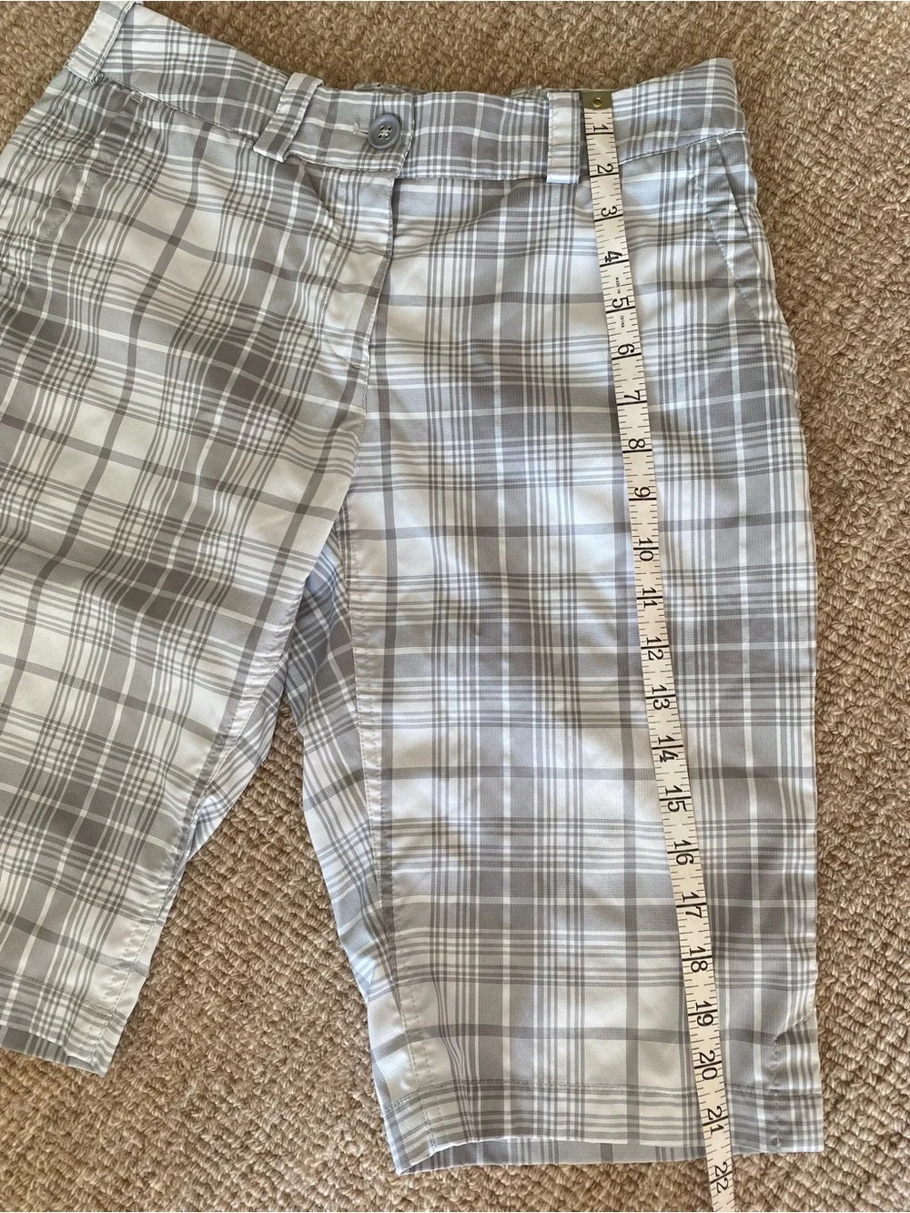Nike Dri-Fit Woman’s Golf Gray Plaid Flat-Front Shorts